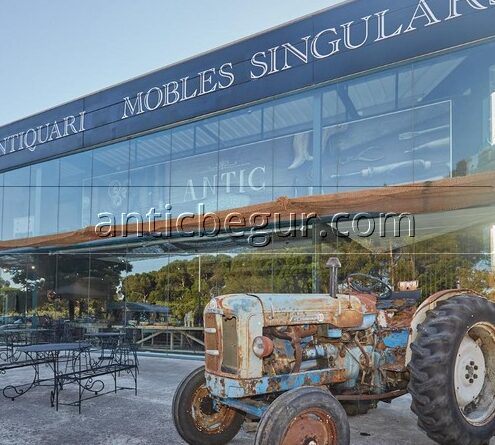 ANTICUARIO BEGUR MUEBLES ÚNICOS ANTICUARIO BEGUR MUEBLES ÚNICOS
